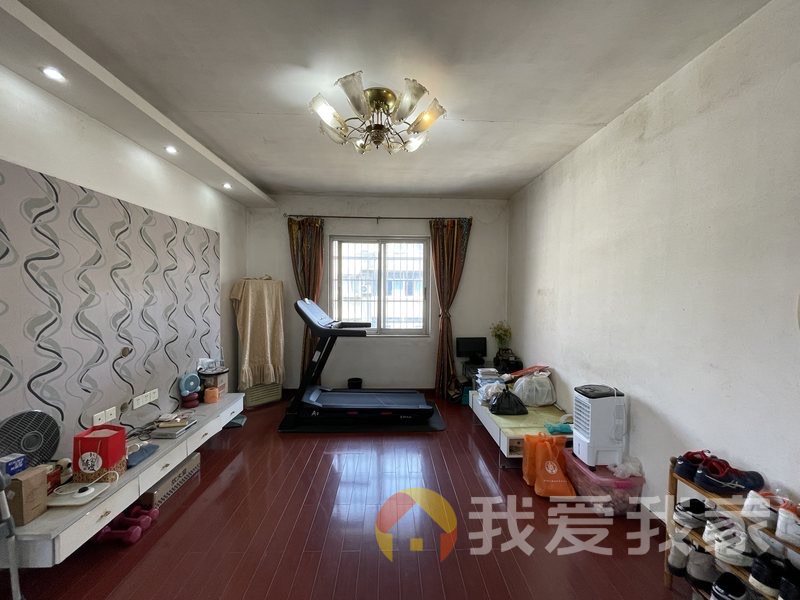 文教路4号电信宿舍 南北通透，采光好 装修好，环镜优美 近地铁 视野好，诚心出租