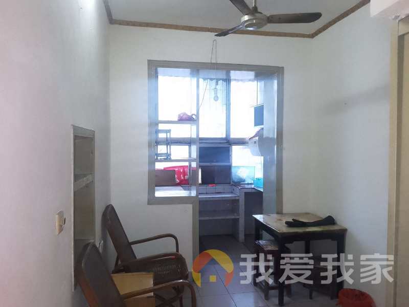 西万宜巷 南北通透，采光好 装修好，环镜优美 视野好，诚心出售