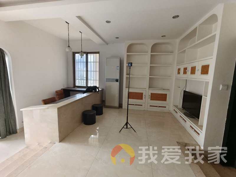 锦桂华庭 南北通透，采光好 装修好，环镜优美 近地铁 视野好，诚心出售