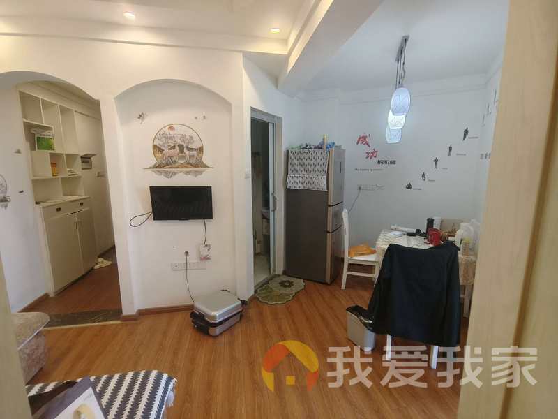 天香雅居 南北通透，采光好 装修好，环镜优美 视野好，诚心出售