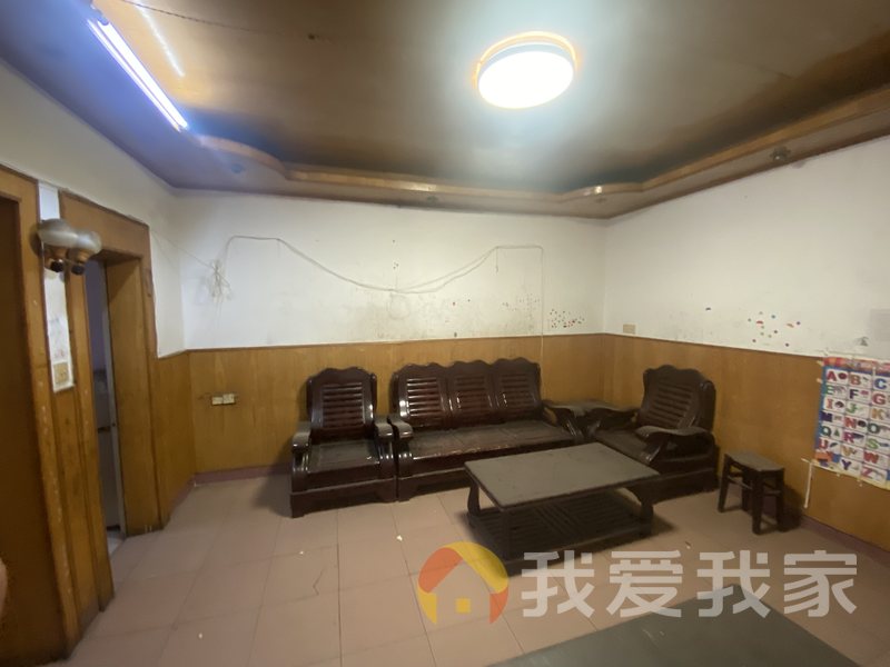 振中小区（滕王阁花园小区） 南北通透，采光好 装修好，环镜优美 视野好，诚心出售