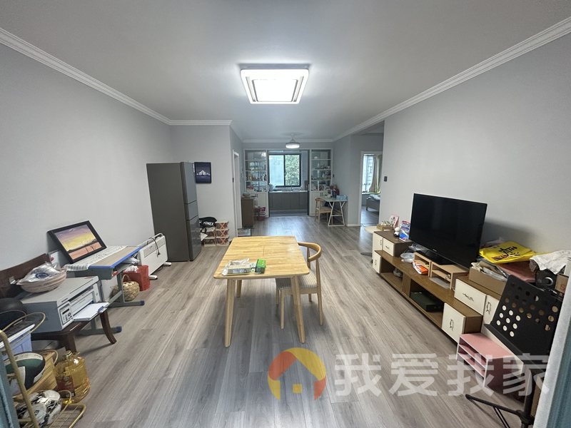 凤凰城一期凤鸣苑 南北通透，采光好 装修好，环镜优美 近地铁 中间楼层