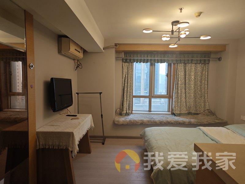 皇冠国际 南北通透，采光好 装修好，环镜优美 视野好，诚心出租