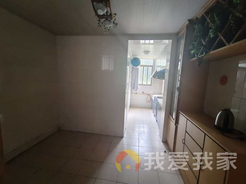 岱山东路印钞厂宿舍 南北通透，采光好 近地铁 视野好，诚心出售