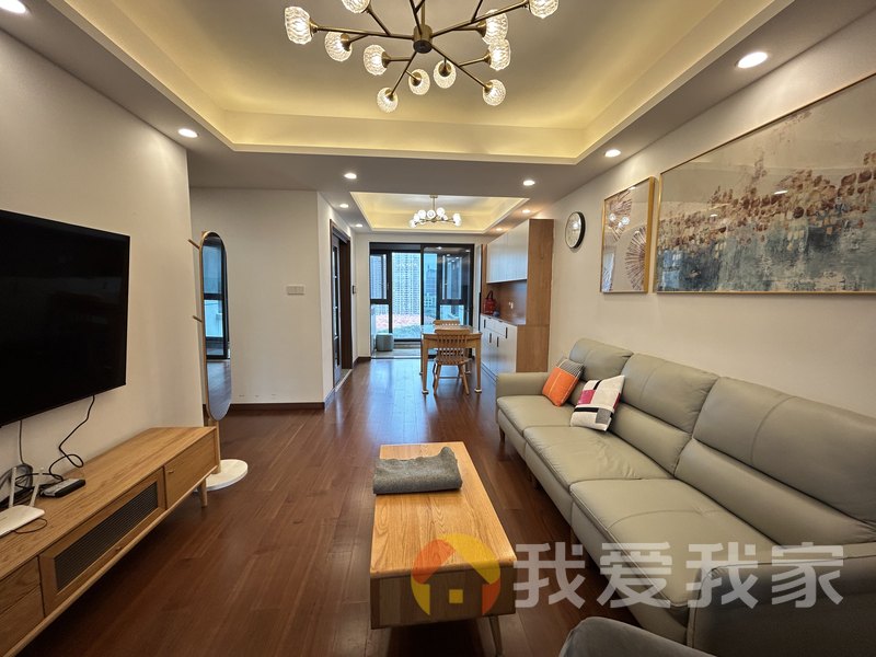 万科玖里 南北通透，采光好 装修好，环镜优美 中间楼层