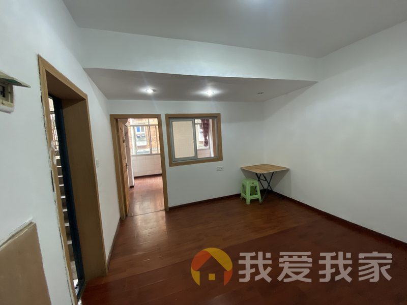 马家池街 南北通透，采光好 装修好，环镜优美 近地铁 中间楼层