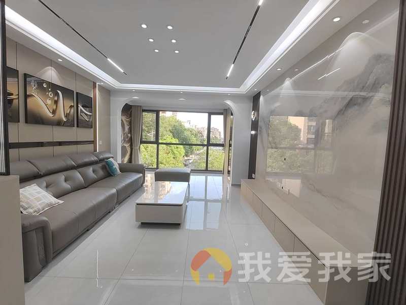 平安象湖风情 南北通透，采光好 装修好，环镜优美 中间楼层