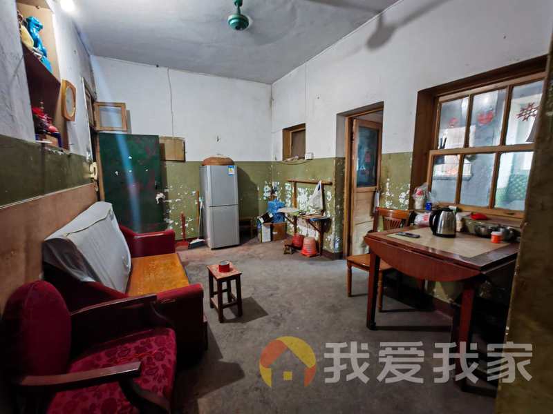 洛阳路 南北通透，采光好 近地铁 视野好，诚心出售