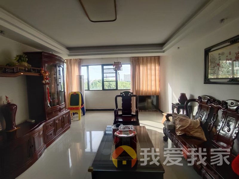 南昌我爱我家凤凰城一期凤鸣苑 南北通透，采光好 装修好，环镜优美 近地铁 视野好，诚心出售