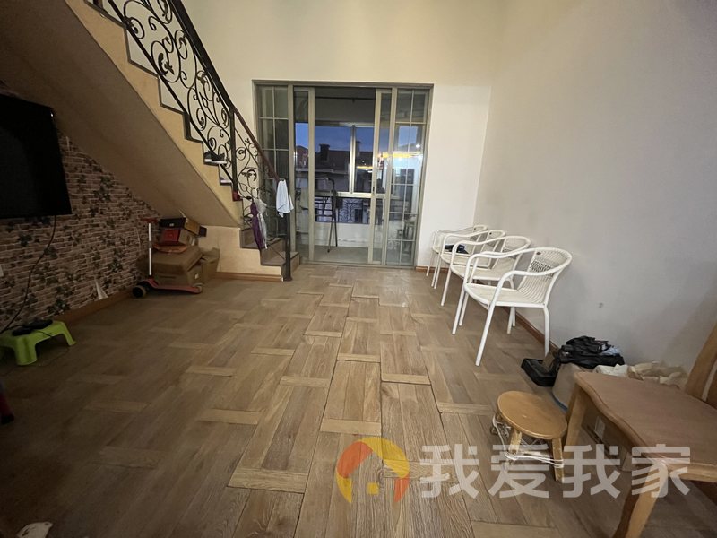 南昌我爱我家世纪风情三期四号地块 南北通透，采光好 装修好，环镜优美 近地铁 视野好，诚心出售