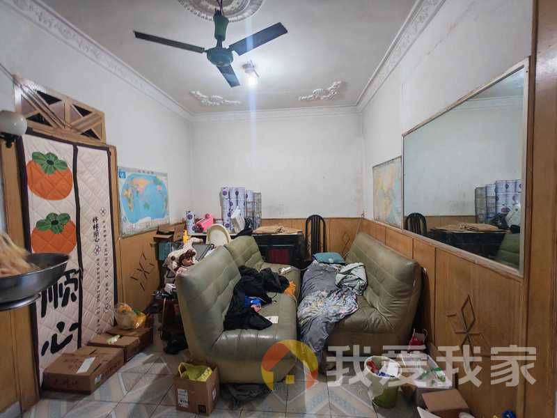 南昌我爱我家岔道口西路23号工行宿舍 南北通透，采光好 装修好，环镜优美 视野好，诚心出售