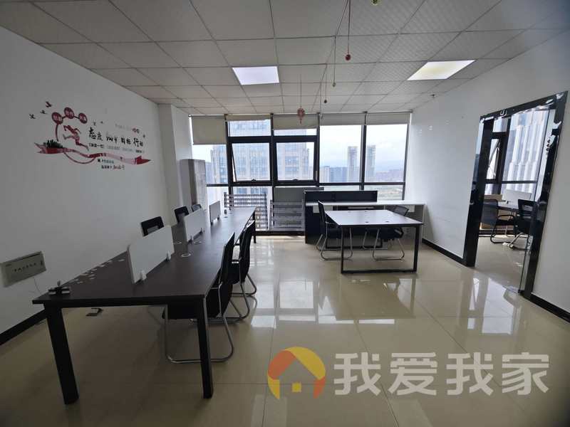 南昌我爱我家红谷滩中心区联泰7号广场LOFT，地铁大厦双子塔旁，上下双层