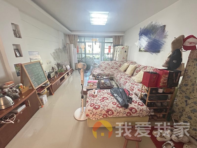 南昌我爱我家凤凰城一期凤鸣苑 南北通透，采光好 装修好，环镜优美 近地铁 视野好，诚心出售