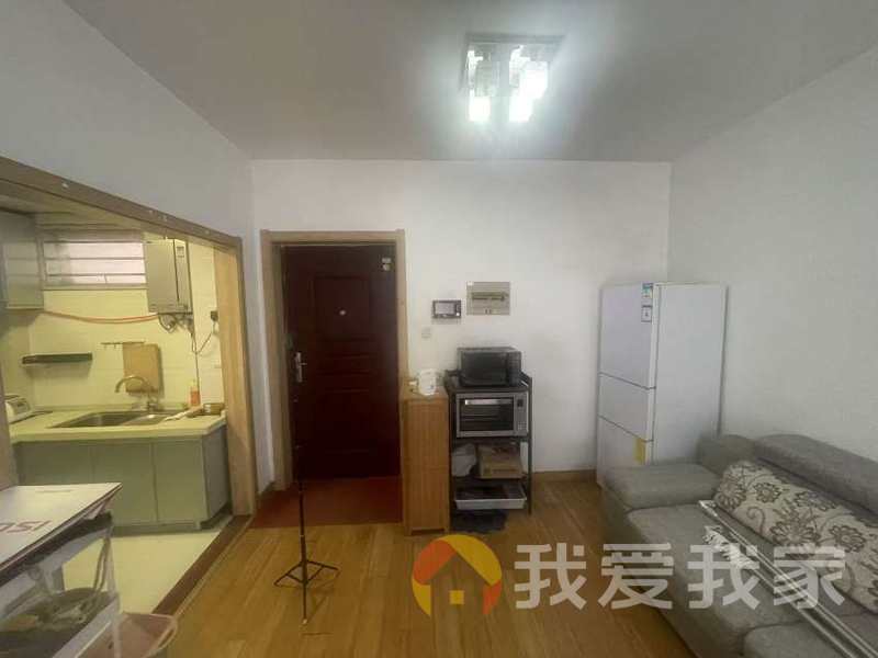 南昌我爱我家紫金城红郡 南北通透，采光好 装修好，环镜优美 中间楼层