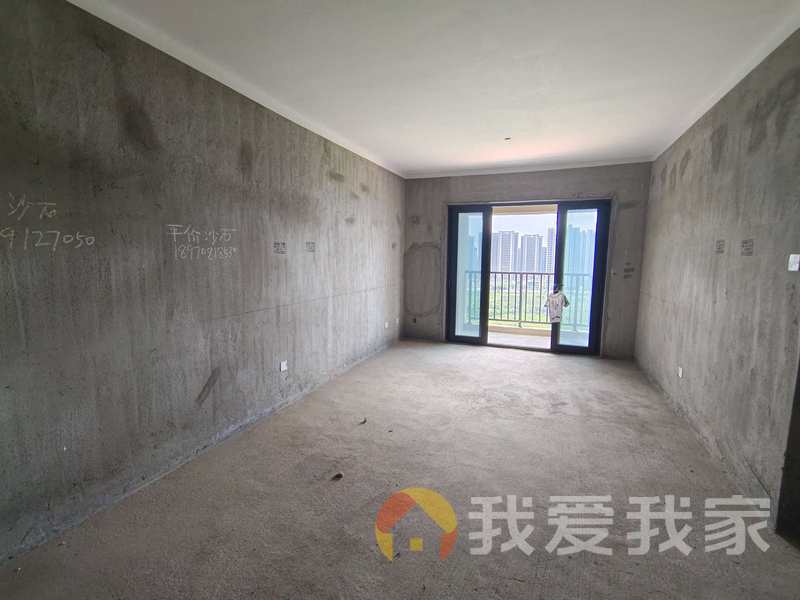 富力金禧悦城 南北通透，采光好 中间楼层