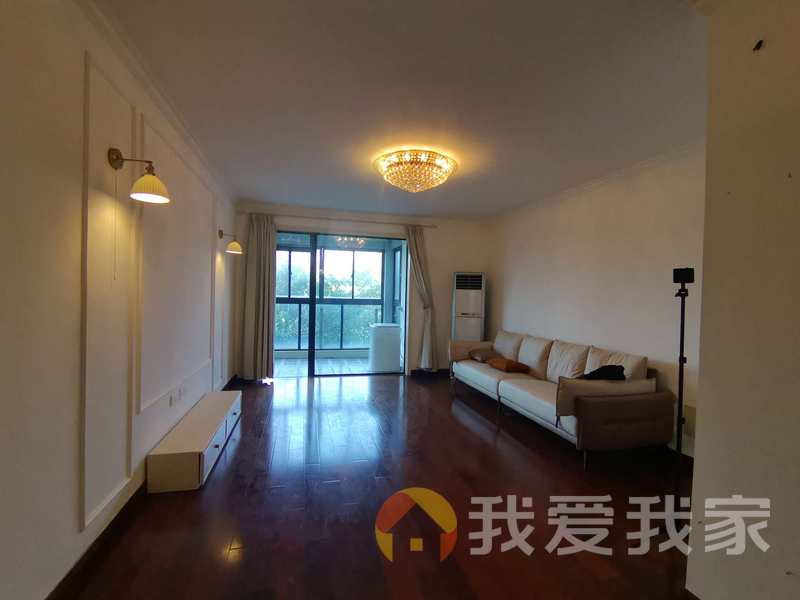 万科四季花城北区紫珠苑 南北通透，采光好 装修好，环镜优美 近地铁 中间楼层