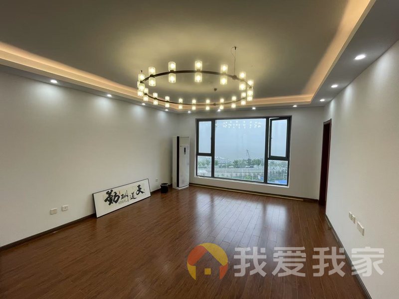 近水花园 南北通透，采光好 装修好，环镜优美 近地铁 视野好，诚心出租