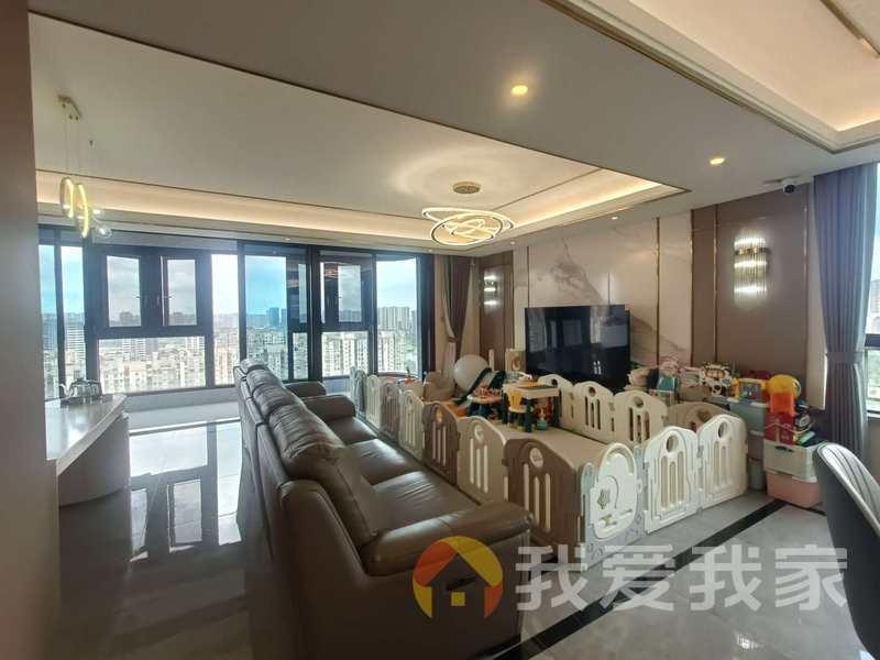 南昌我爱我家蓝光雍锦王府 南北通透，采光好 装修好，环镜优美 视野好，诚心出售