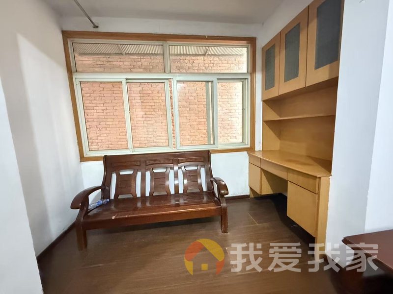 金盘路46号食品厂宿舍 南北通透，采光好 视野好，诚心出租