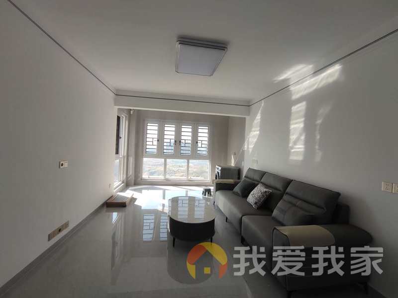 正荣华润玲珑府 南北通透，采光好 装修好，环镜优美 视野好，诚心出租