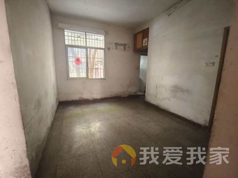 贤士二路省府二大院 南北通透，采光好 周边匹套完善，，出行方便