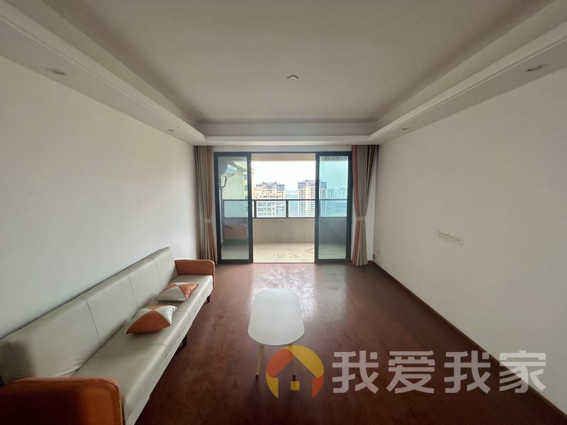 新力琥珀园一期 南北通透，采光好 装修好，环镜优美 视野好，诚心出租