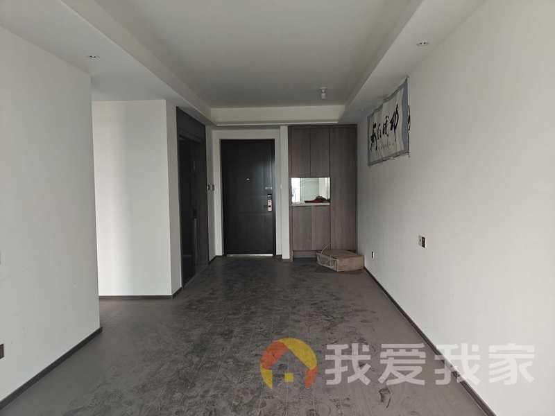 南昌我爱我家龙湖景粼天著 南北通透，采光好 装修好，环镜优美 周边匹套完善，，出行方便
