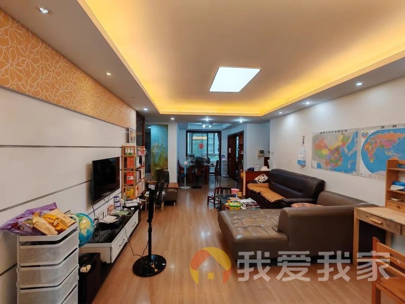 南昌我爱我家凤凰城二期凤翔苑 南北通透，采光好 装修好，环镜优美 近地铁 视野好，诚心出售