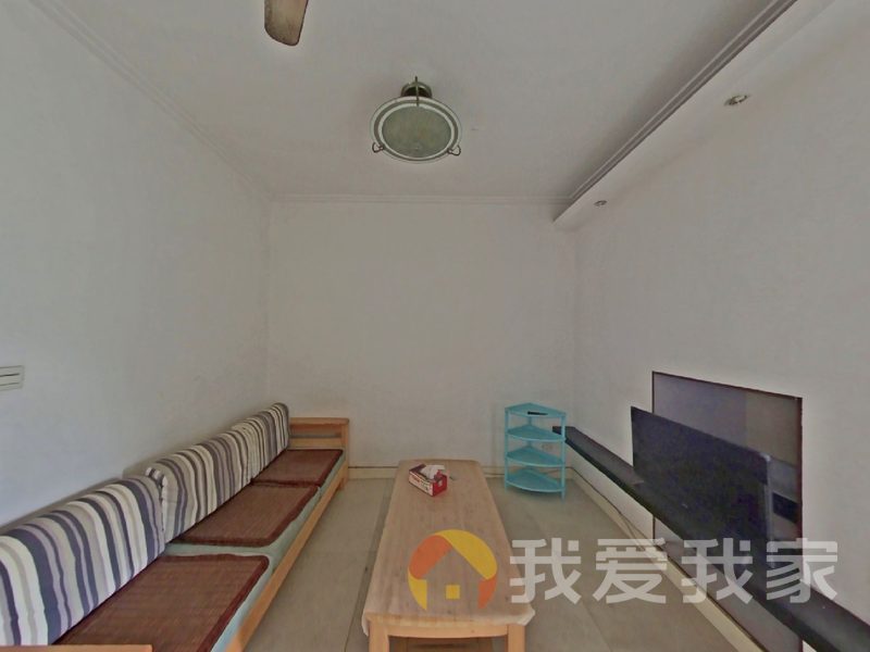 半边街 南北通透，采光好 装修好，环镜优美 近地铁 视野好，诚心出售