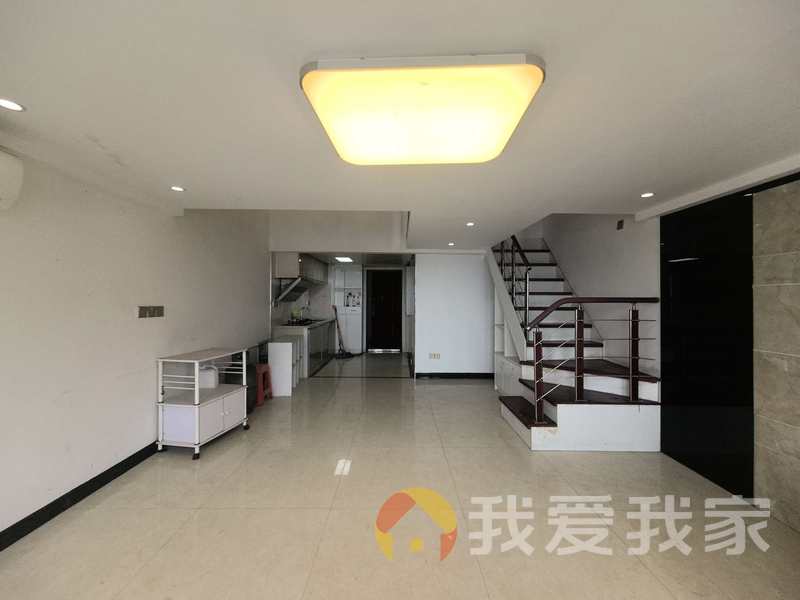 盛汇城市广场 南北通透，采光好 装修好，环镜优美 视野好，诚心出租