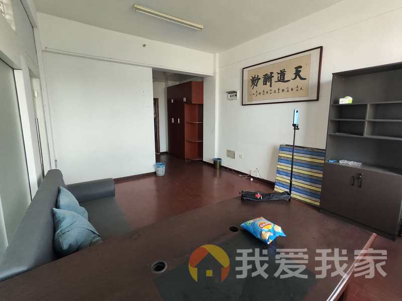 南昌我爱我家抚生路388号国金滨江 南北通透，采光好 装修好，环镜优美 视野好，诚心出售