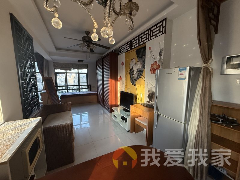 经纬府邸二期雍园 南北通透，采光好 装修好，环镜优美 视野好，诚心出售