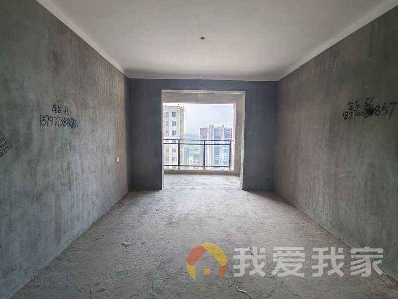 鸿海满园 南北通透，采光好 视野好，诚心出售