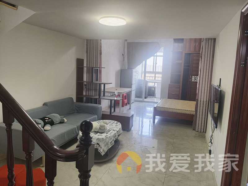 coco悦城 南北通透，采光好 装修好，环镜优美 中间楼层