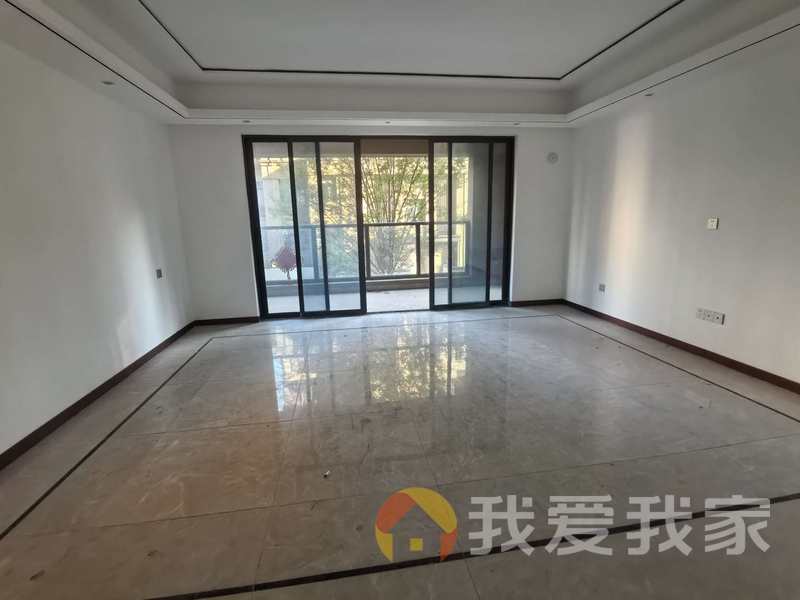 周围环境优美，离高中部很近