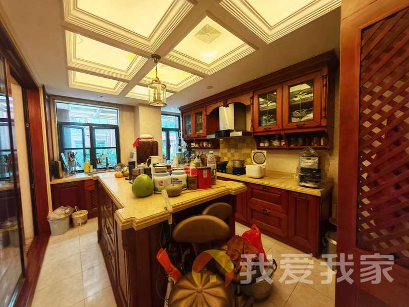 南昌我爱我家绿都温莎城堡 南北通透，采光好 装修好，环镜优美 近地铁 视野好，诚心出售