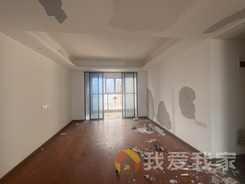 南昌我爱我家新力时代广场 南北通透，采光好 装修好，环镜优美 视野好，诚心出售