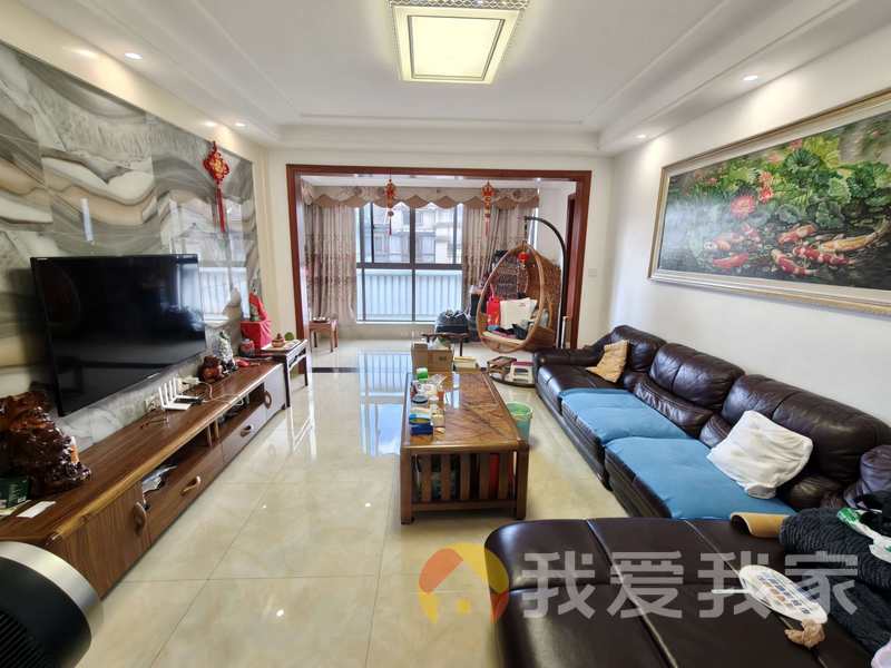 南昌我爱我家绿地新都会 南北通透，采光好 装修好，环镜优美 近地铁 视野好，诚心出售