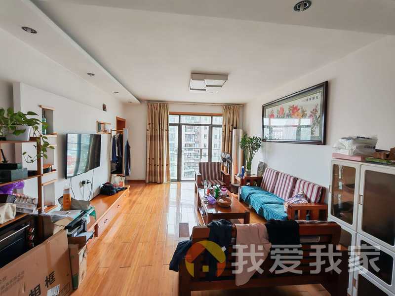 南昌我爱我家海航白金汇 南北通透，采光好 装修好，环镜优美 近地铁 视野好，诚心出售