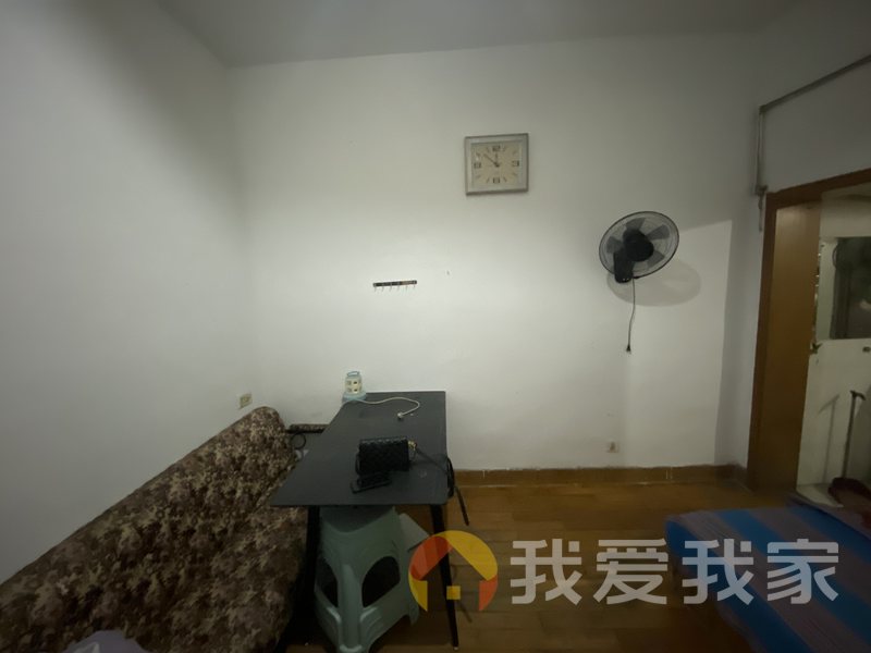 戴家巷 南北通透，采光好 装修好，环镜优美 视野好，诚心出售