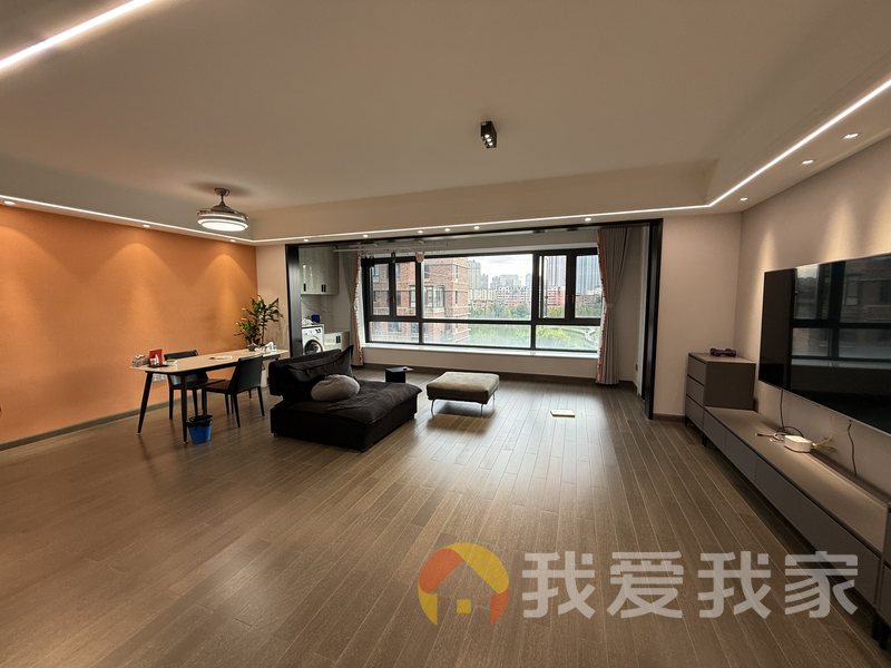 南昌我爱我家绿地中央公园（马兰华苑） 南北通透，采光好 装修好，环镜优美 视野好，诚心出售