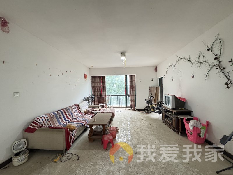 南昌我爱我家正荣大湖之都凌湖峰 南北通透，采光好 装修好，环镜优美 近地铁 周边匹套完善，，出行方便