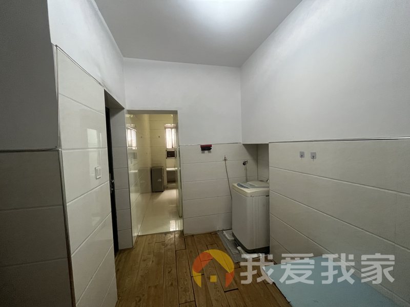 南昌我爱我家佑营街 南北通透，采光好 装修好，环镜优美 近地铁 视野好，诚心出售