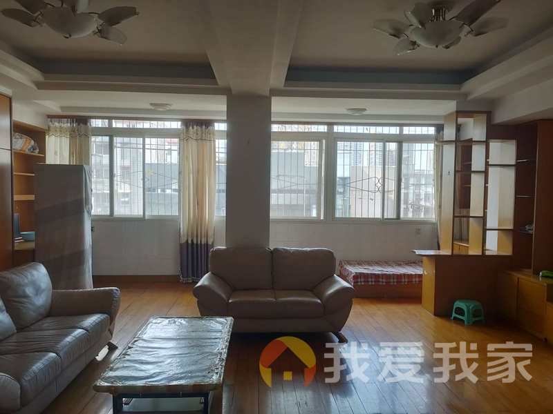 荣昌小区 南北通透，采光好 装修好，环镜优美 近地铁 视野好，诚心出售