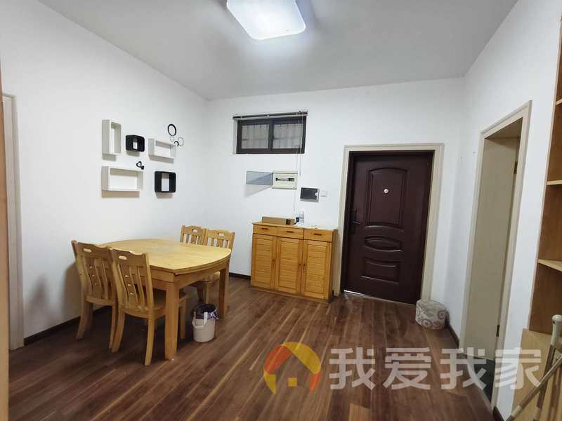 正荣大湖之都天镜 南北通透，采光好 装修好，环镜优美 近地铁 视野好，诚心出售