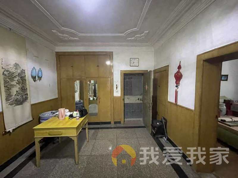 南昌我爱我家省政府大院 一楼送给30平米独，双地铁  双学区 育新本部