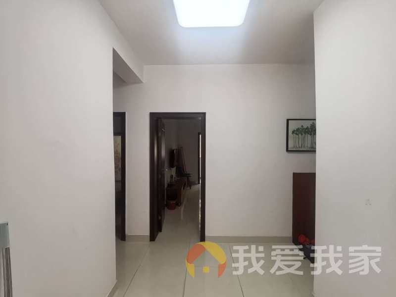 青山南路 南北通透，采光好 装修好，环镜优美 近地铁 视野好，诚心出售