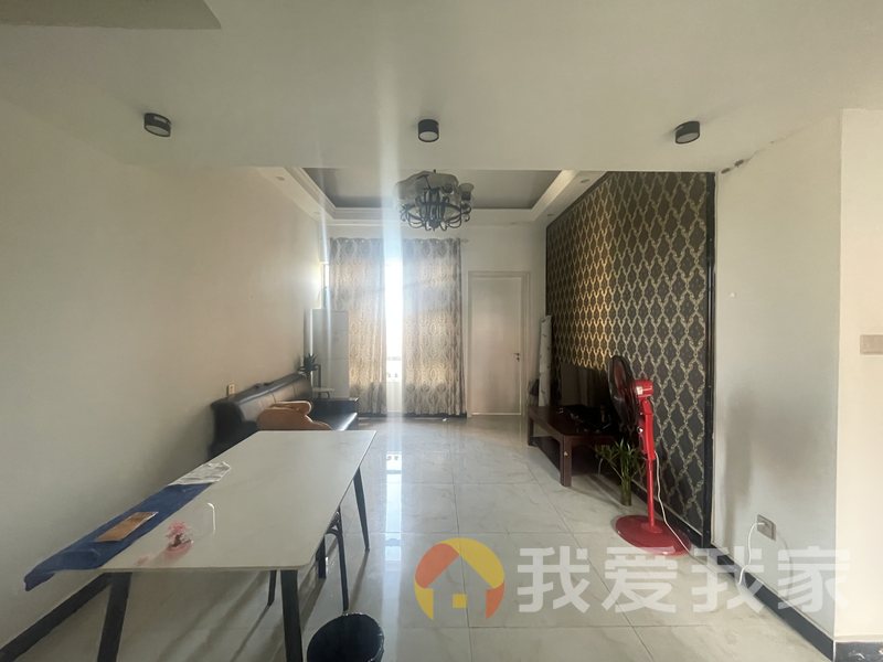 南昌我爱我家恒茂红谷新城一期 南北通透，采光好 装修好，环镜优美 视野好，诚心出售