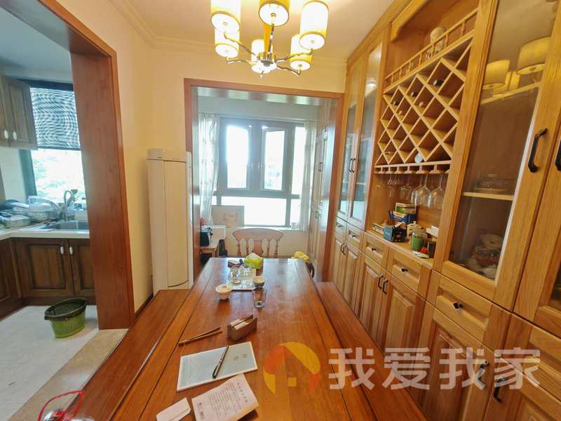 南昌我爱我家绿地外滩公馆 南北通透，采光好 装修好，环镜优美 近地铁 周边匹套完善，，出行方便