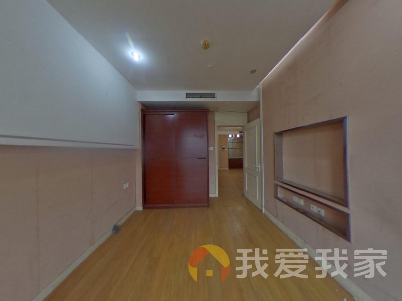 高能金域名都 南北通透，采光好 装修好，环镜优美 视野好，诚心出租